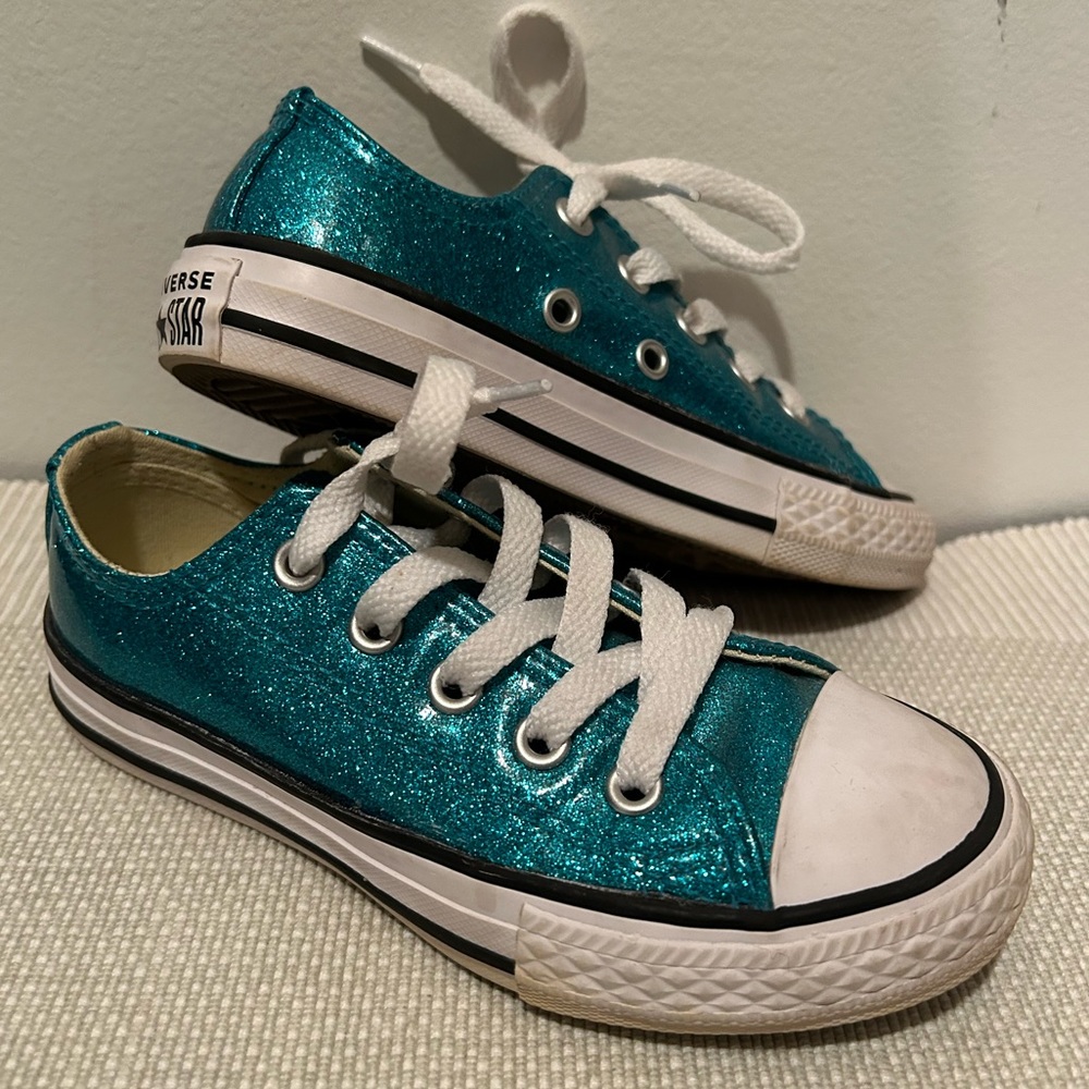 Girls Converse Sneaker Size 11 kids